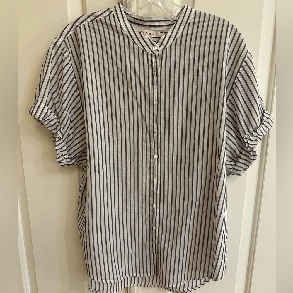 Xirena size M shirt